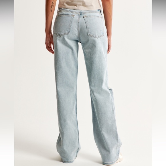 Abercrombie & Fitch The ‘90s Baggy Low Rise Jean Light Destroy Wash Size 26 - Picture 6 of 11